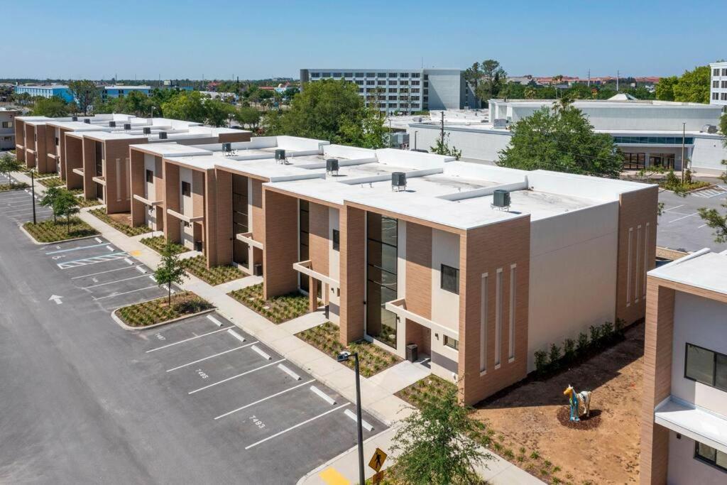 Modern and Luxury 4 suites close to Disney 7544