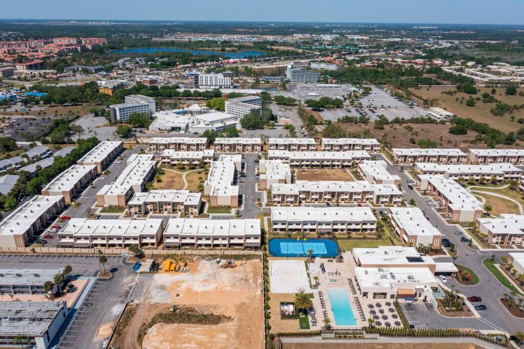 Modern and Luxury 4 suites close to Disney 7544
