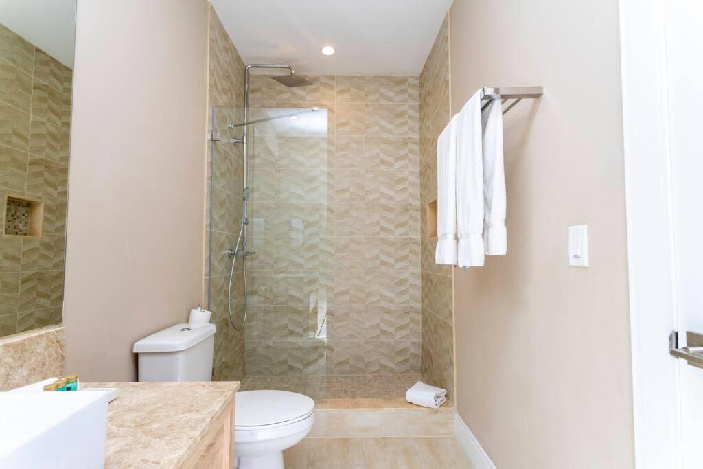 Modern and Luxury 4 suites close to Disney 7544