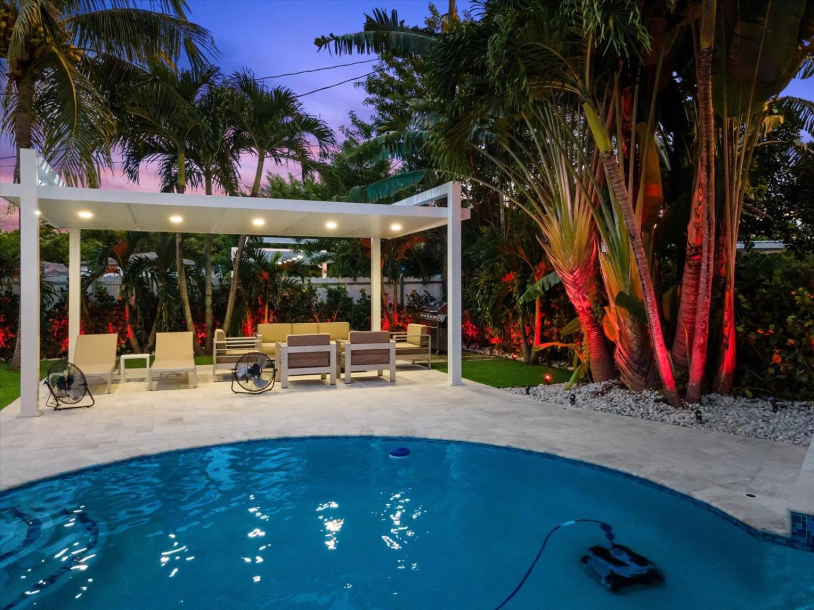 VillaLee-Jungle Palm Island white marble pool Area
