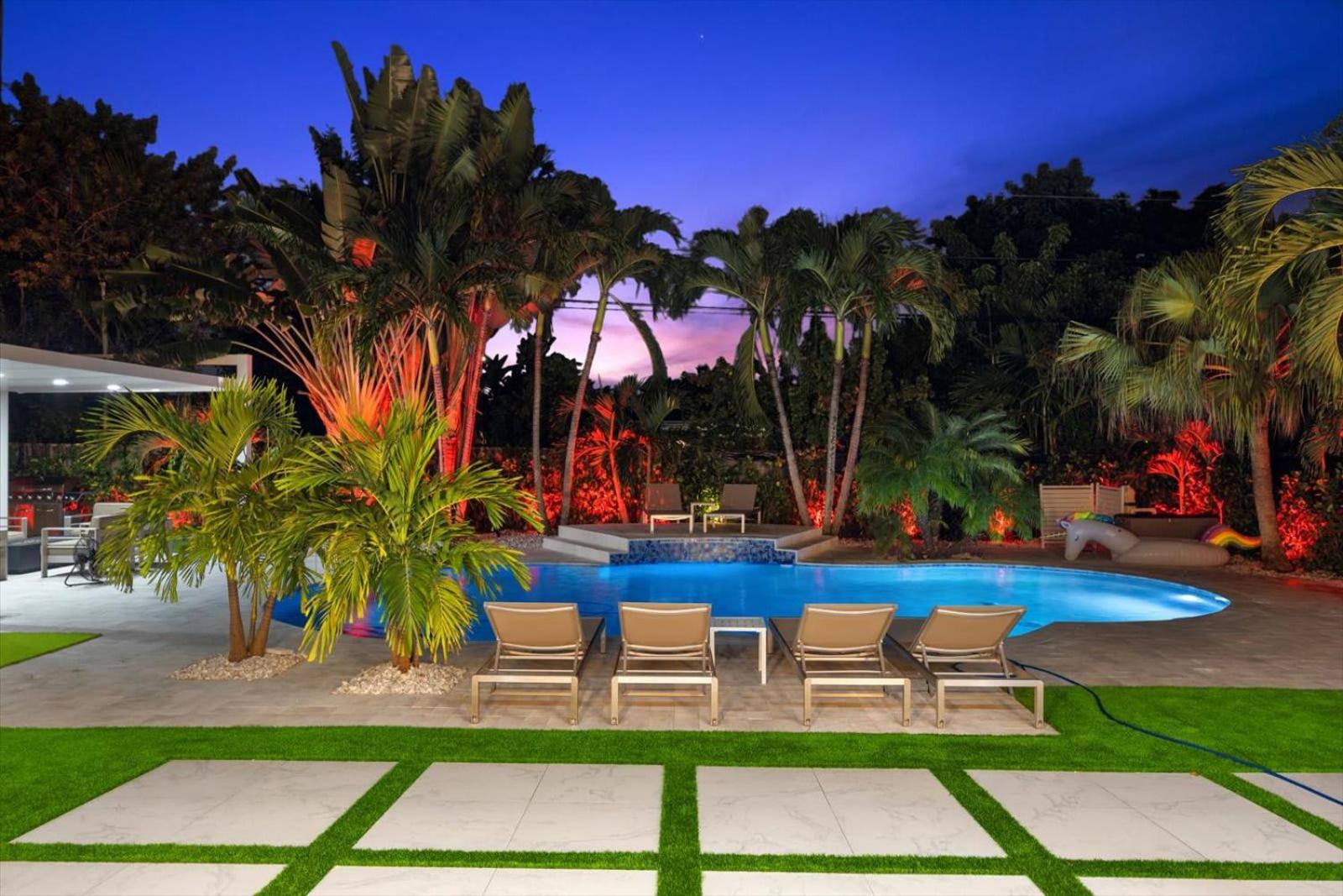 VillaLee-Jungle Palm Island white marble pool Area