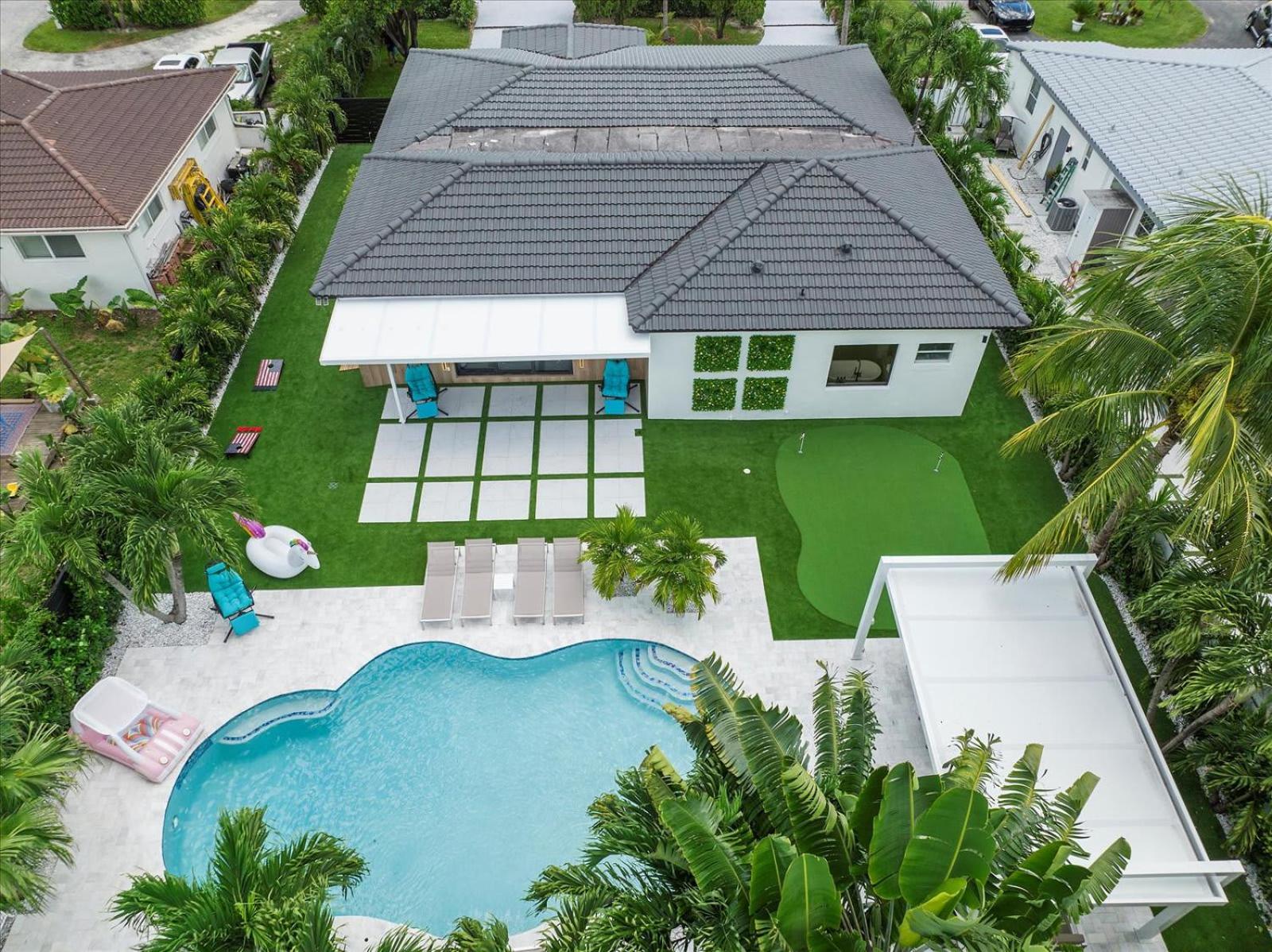 VillaLee-Jungle Palm Island white marble pool Area