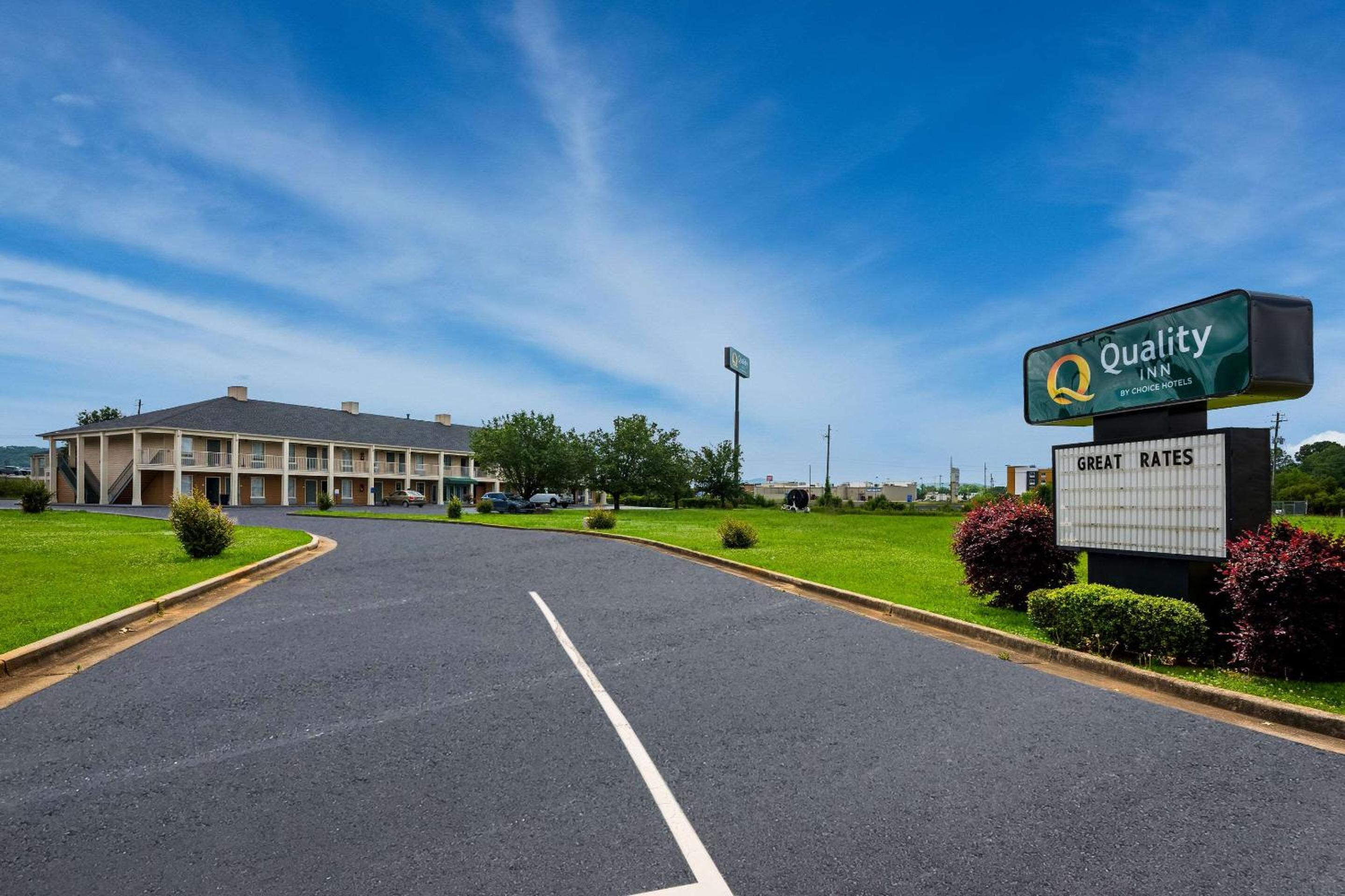 Oxford Vacations - Quality Inn Oxford Anniston I-20 - Property Image 1