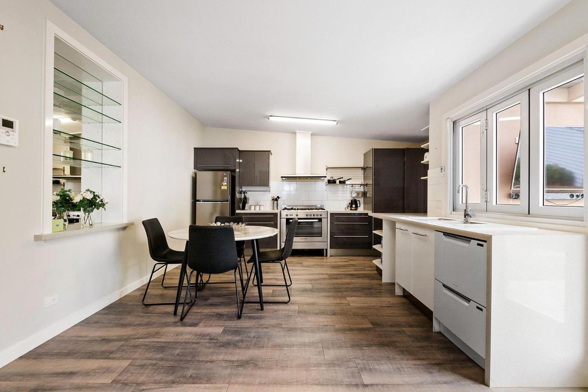 Azami - Charming Gilbert Cottage
