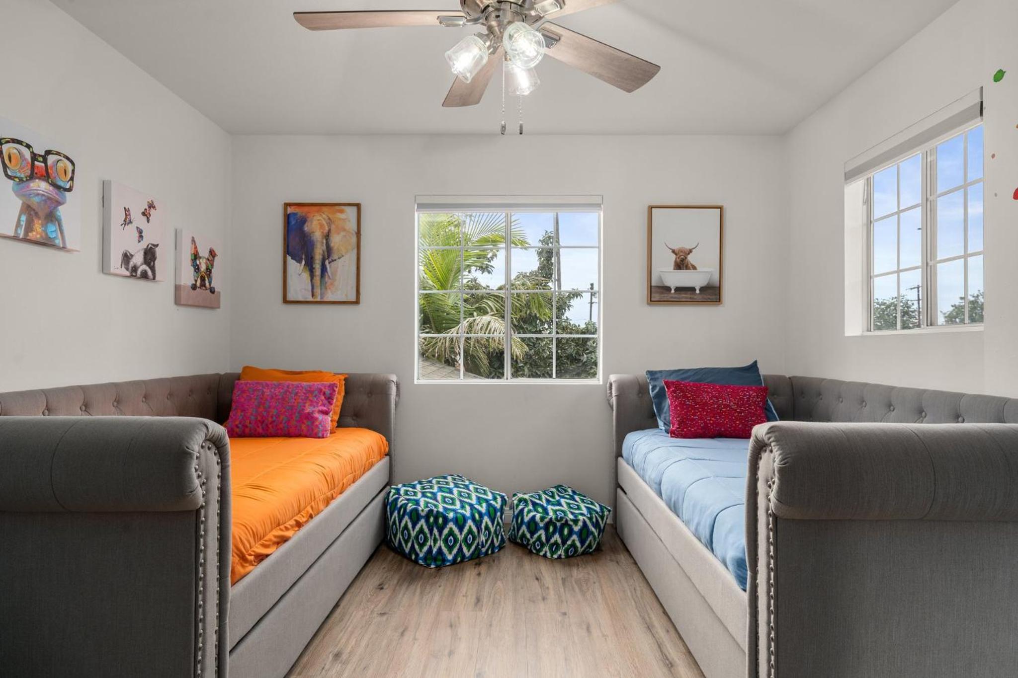 Modern LA Retreat Sleeps 10 Near SoFi & DTLA