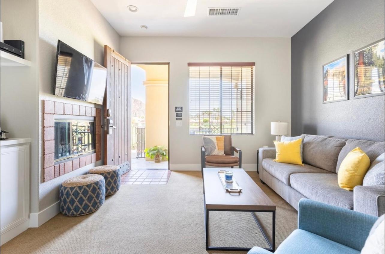 1 BR Condo Pool Hot Tub Sleeps 4 Views view 3