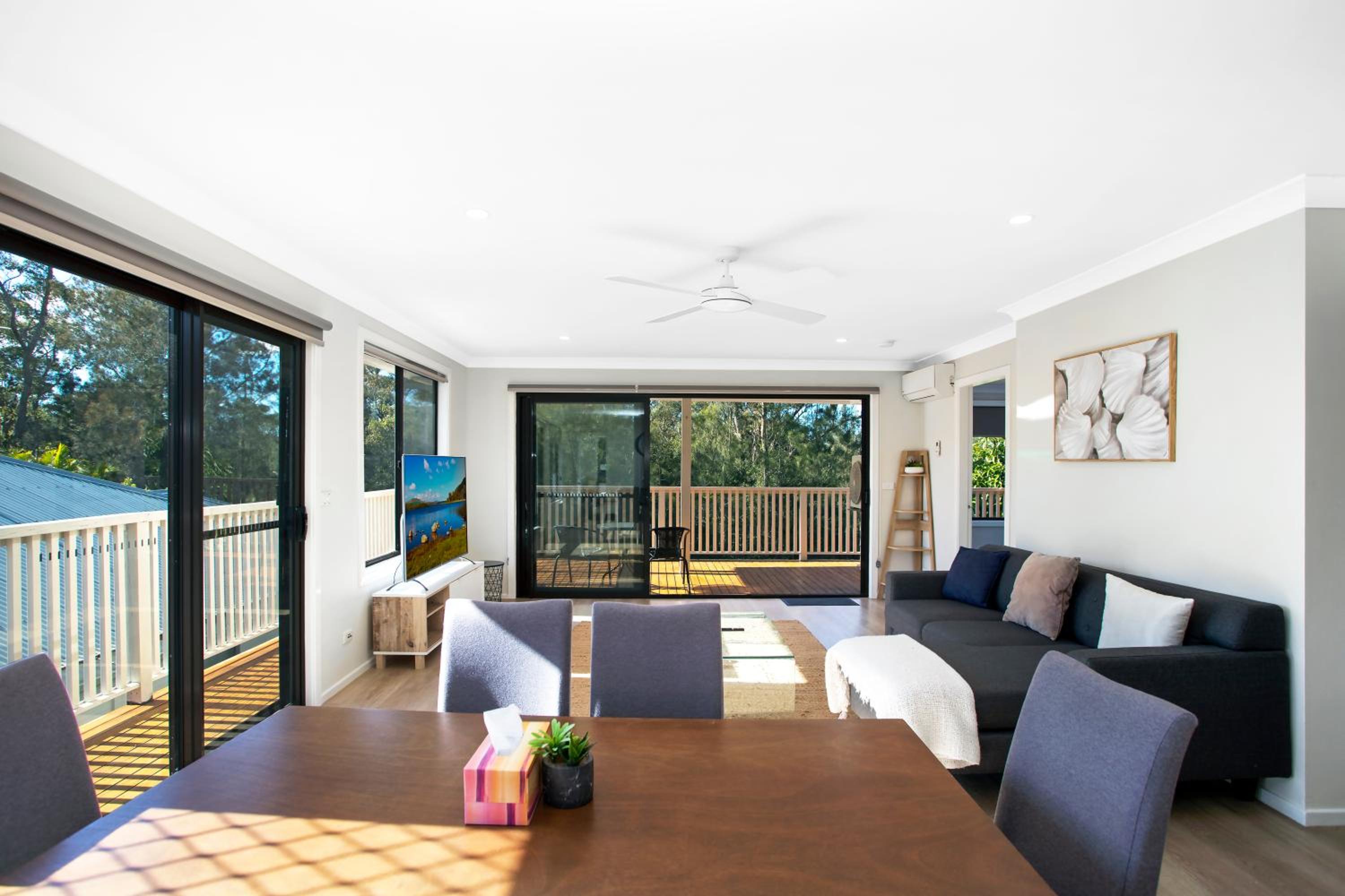 Serenity at Umina Beach Renovated Coastal Retreat