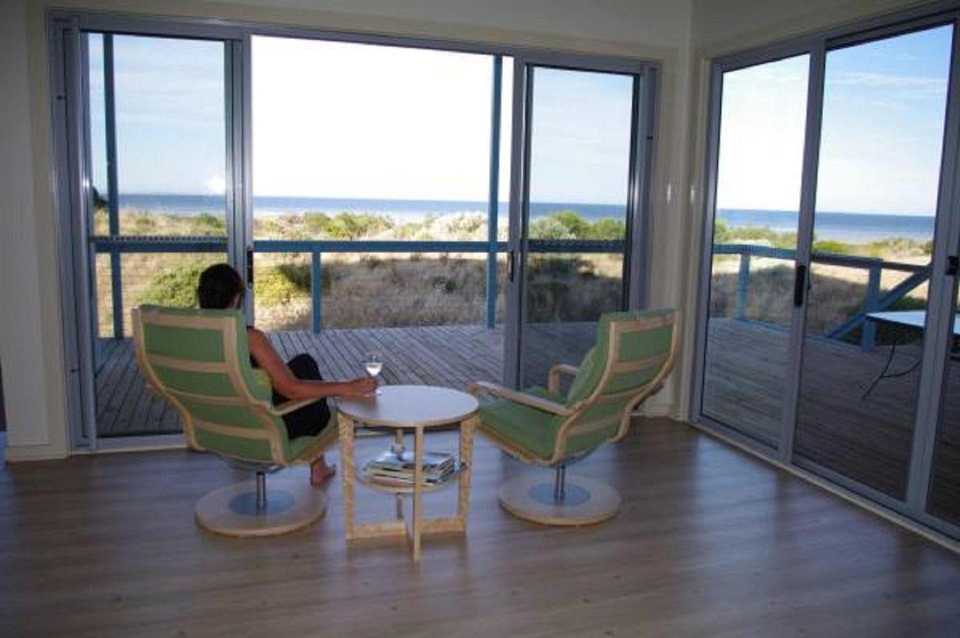 Coastal Retreat - Beachfront
