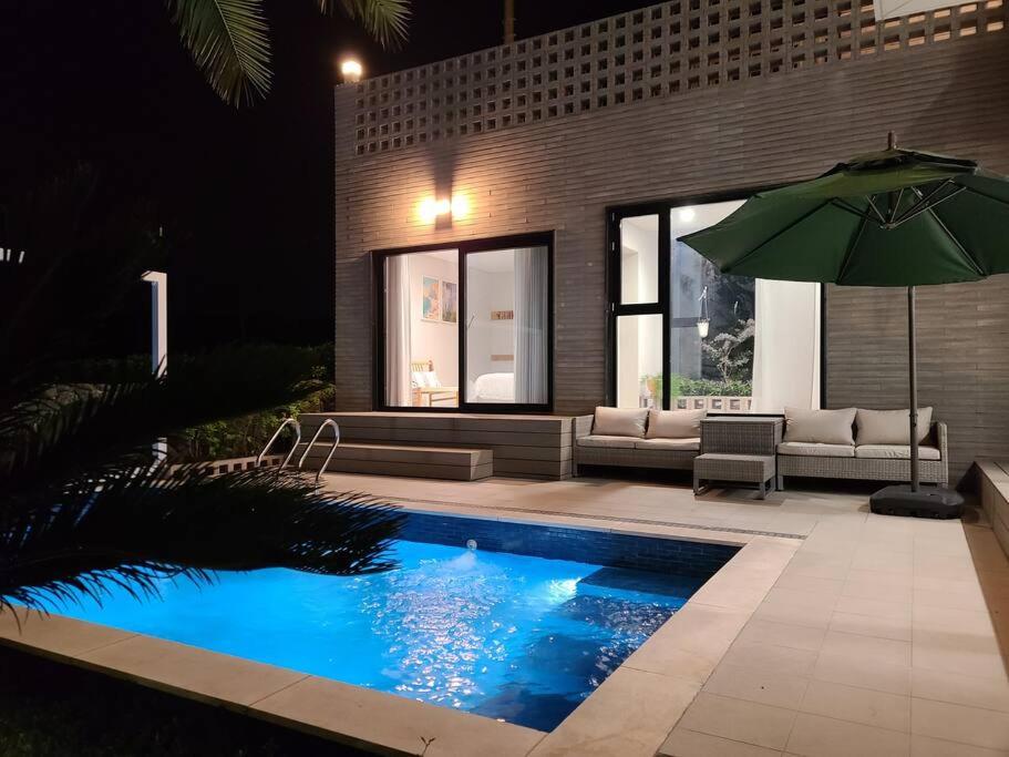 Dabin Monterrey Private Poolvilla Pension