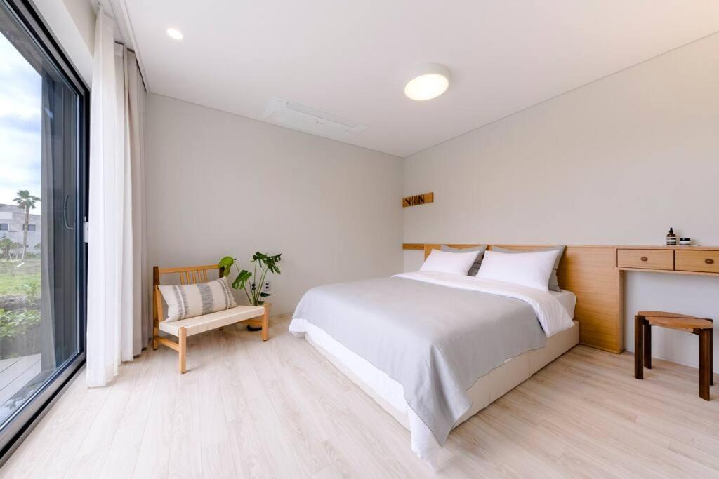 Dabin Monterrey Private Poolvilla Pension