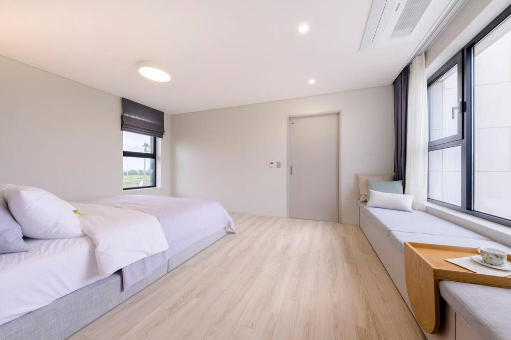 Dabin Monterrey Private Poolvilla Pension