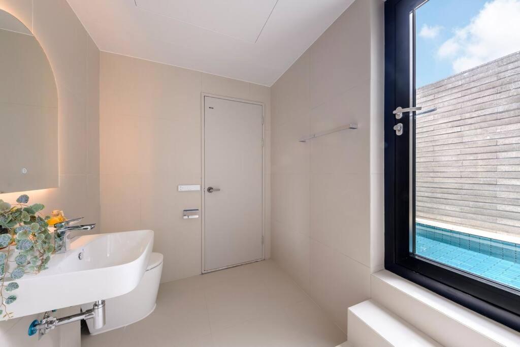 Dabin Monterrey Private Poolvilla Pension
