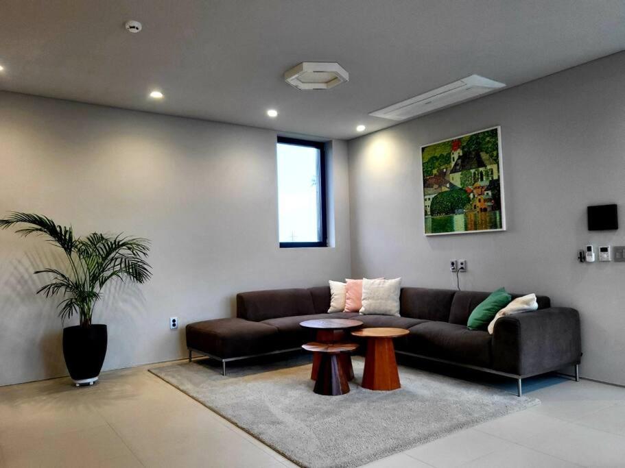 Dabin Monterrey Private Poolvilla Pension