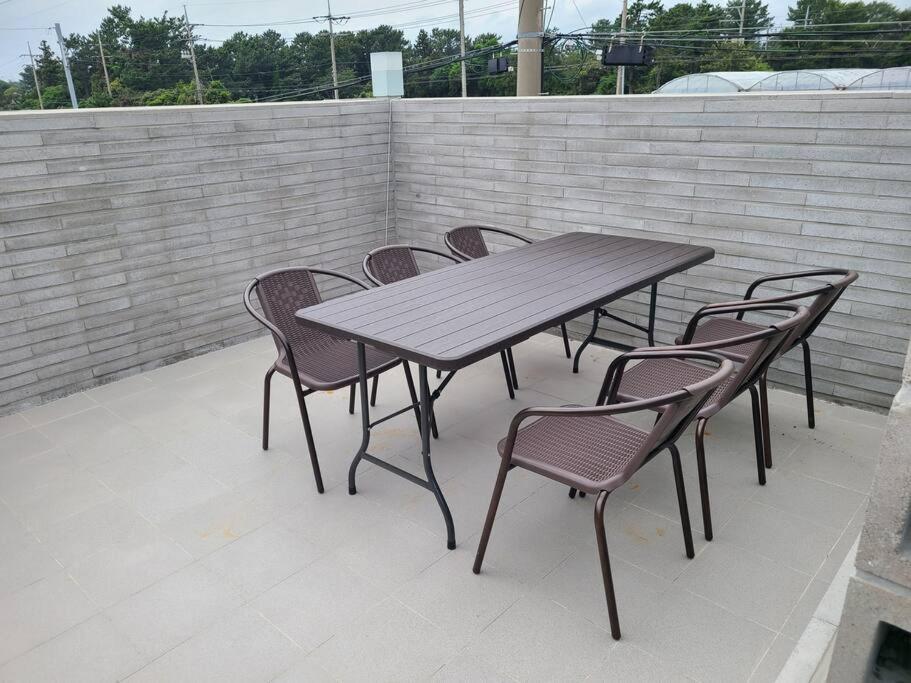 Dabin Monterrey Private Poolvilla Pension