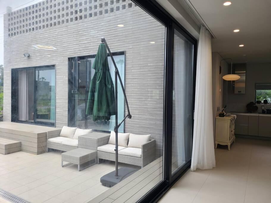 Dabin Monterrey Private Poolvilla Pension