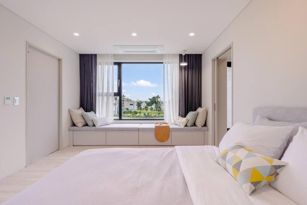 Dabin Monterrey Private Poolvilla Pension