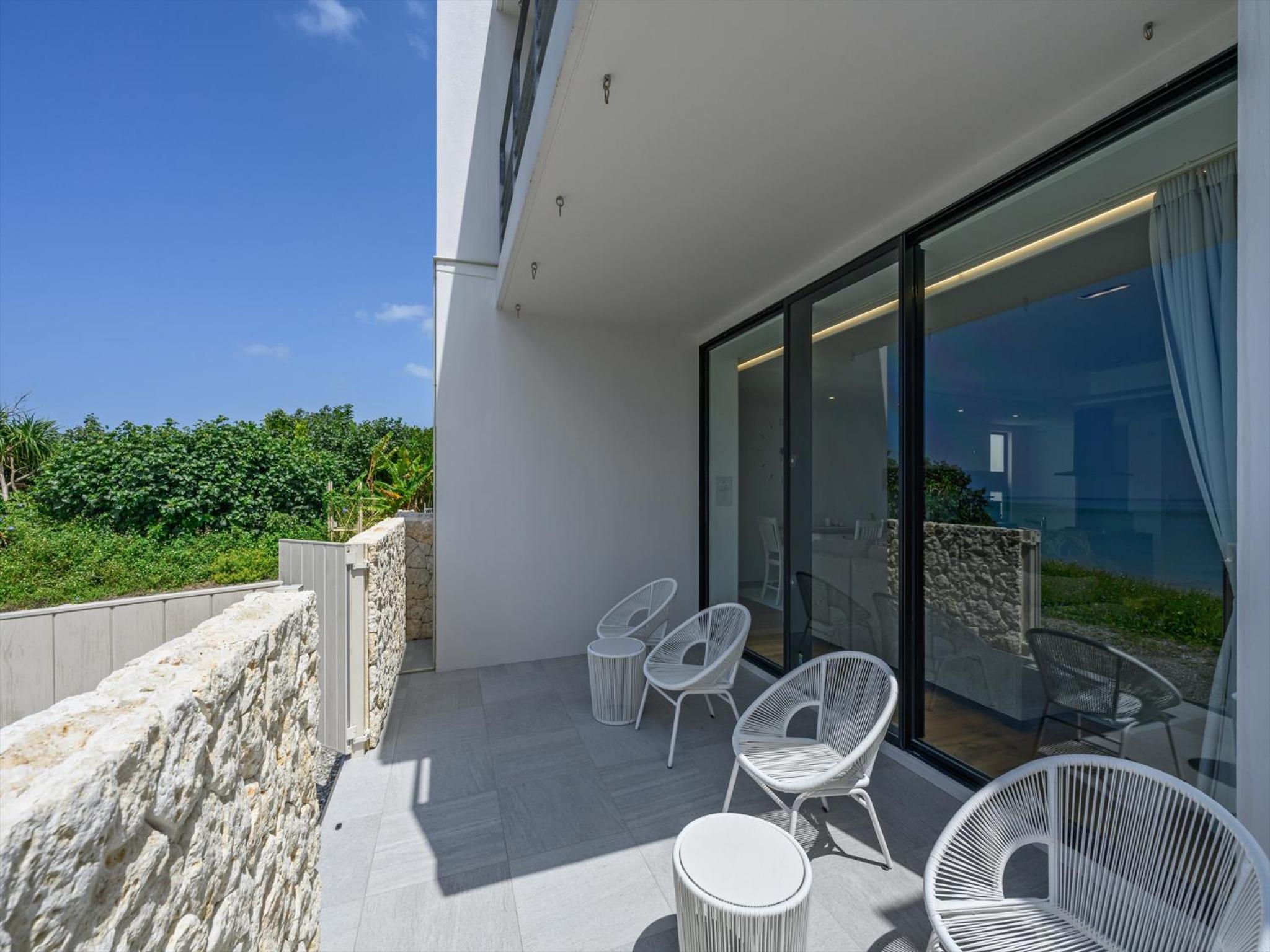 Onna Resort 海まで徒歩0秒 最大12名宿泊可 オーシャンビュー貸切ヴィラ view 5