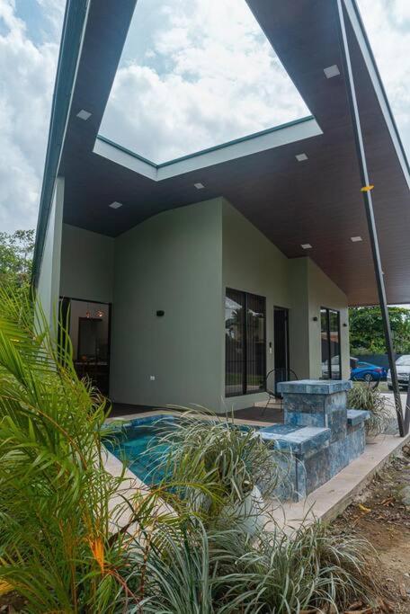 Villa Aurora with Jacuzzi in La Fortuna