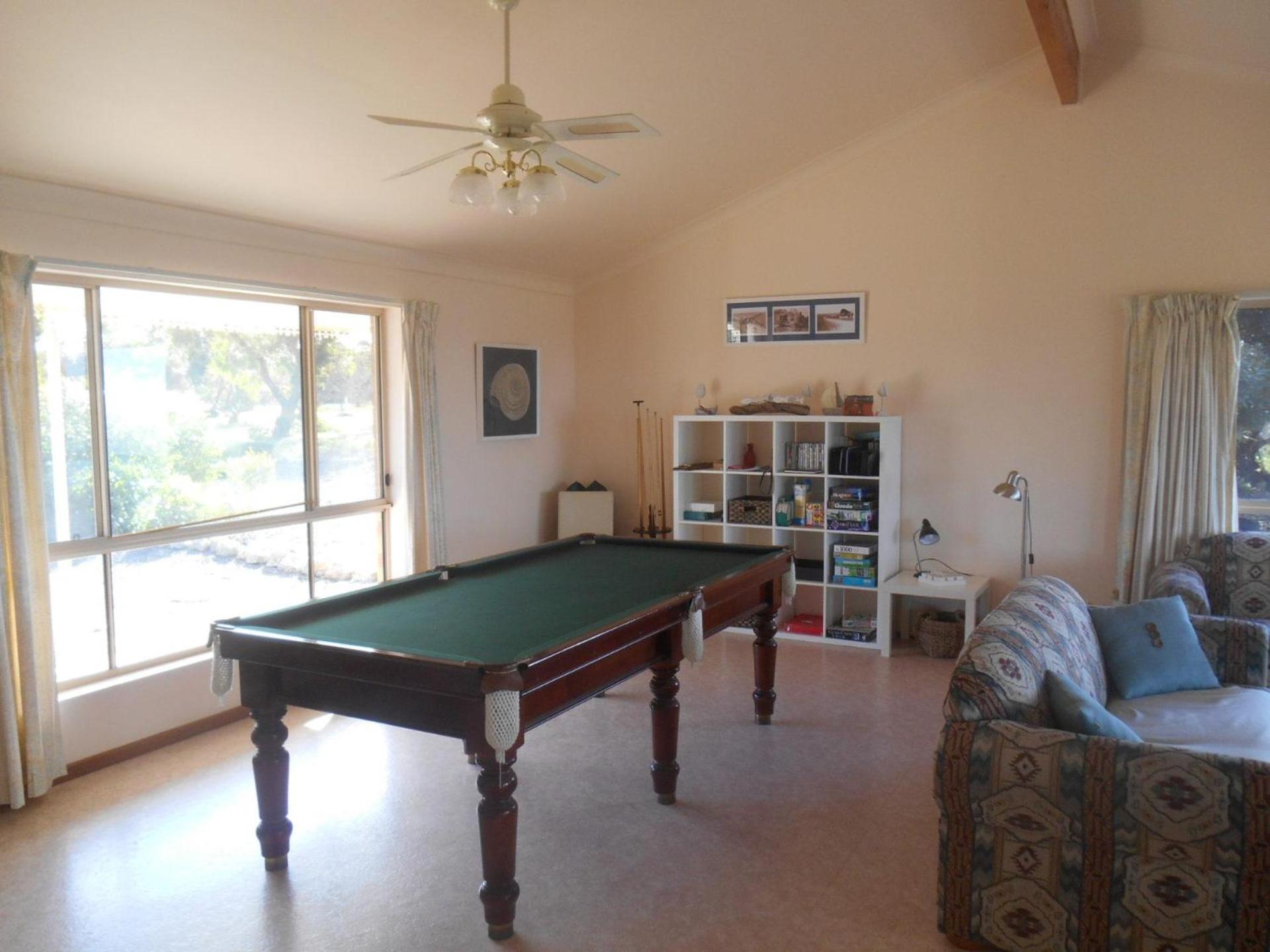 Ebb N Flow Beach House - Stansbury