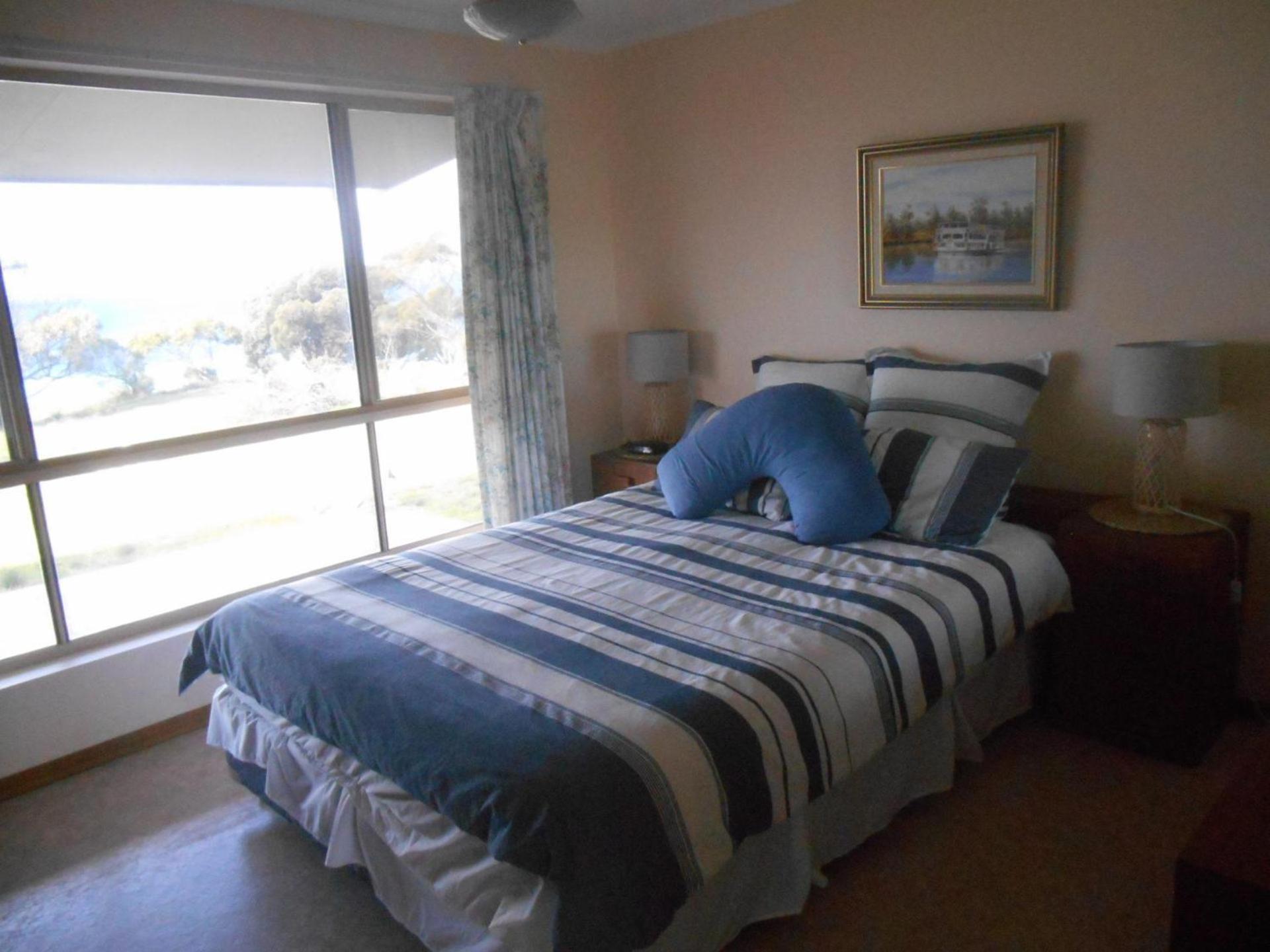 Ebb N Flow Beach House - Stansbury