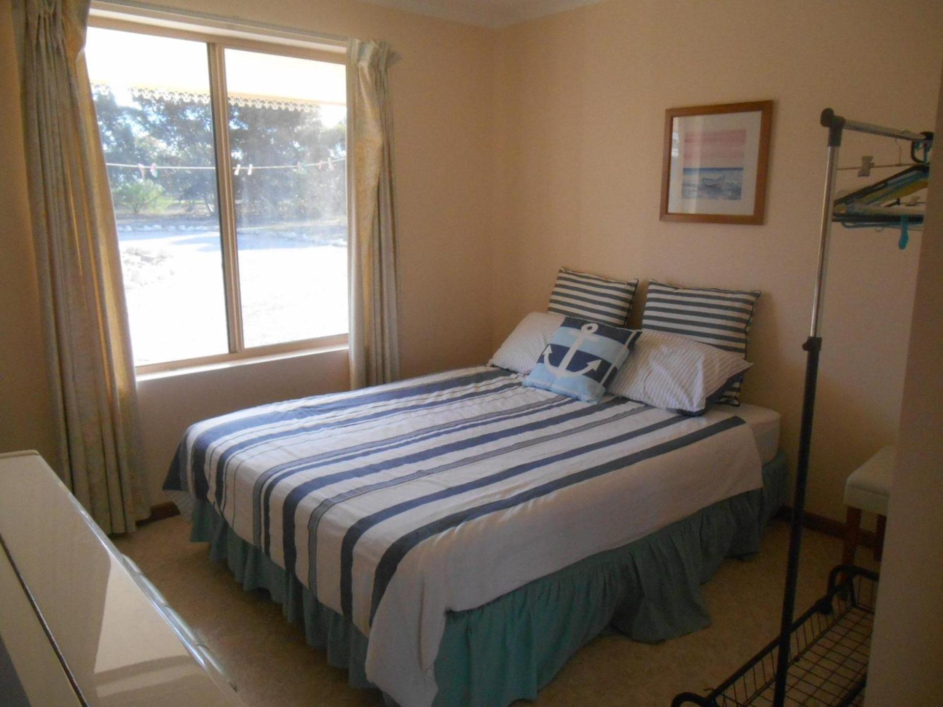 Ebb N Flow Beach House - Stansbury