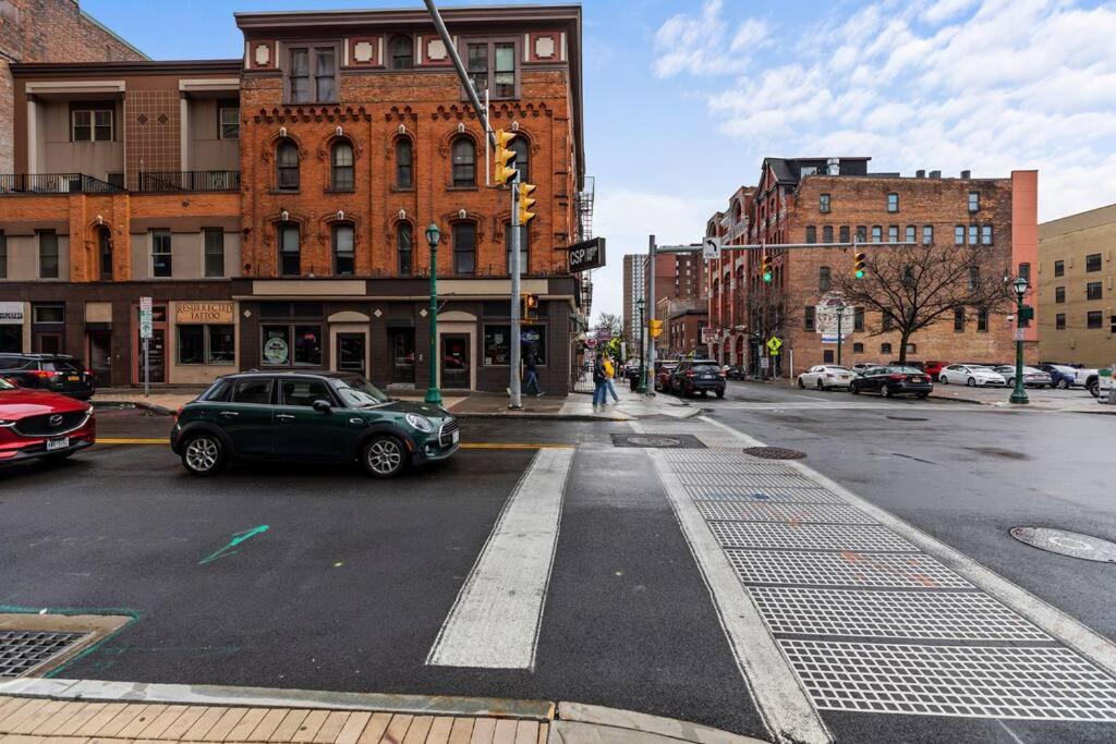 Hotel Perfect Blend of Convenience & Comfort Syracuse NY - Image 1