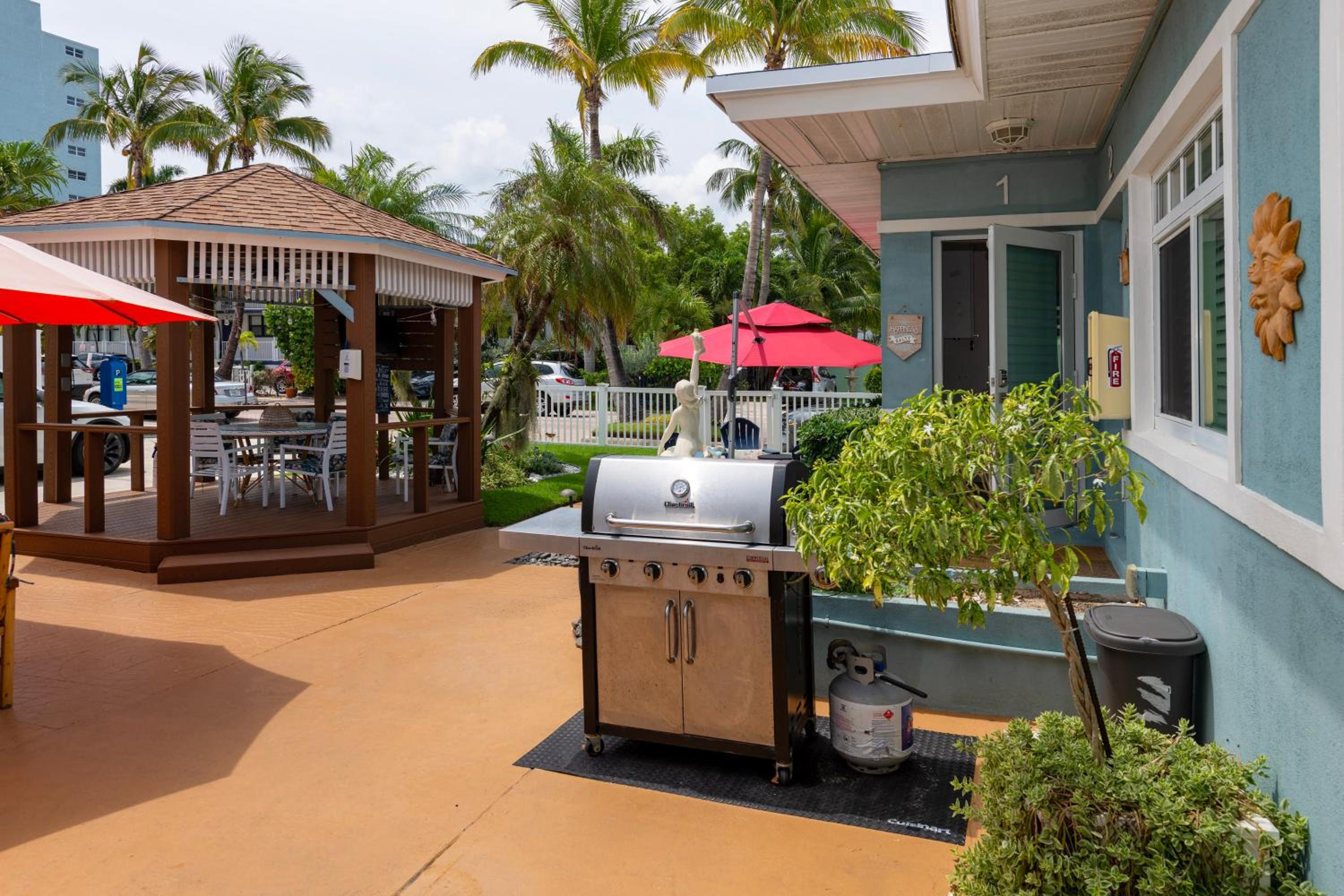 Tropic Isle Boutique Hotel - Image 3