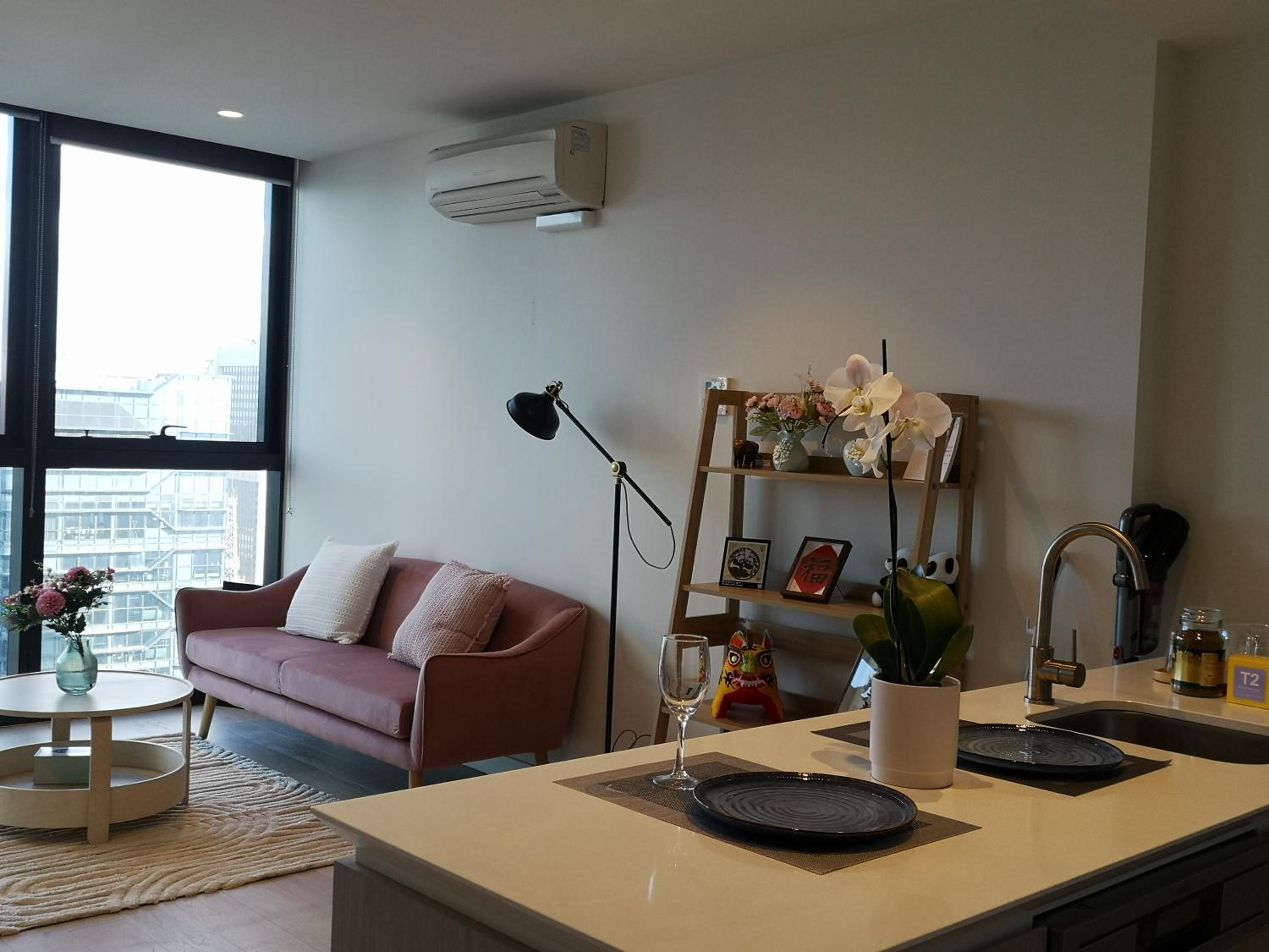 EQ Tower Modern Apartments Melbourne Central CBD