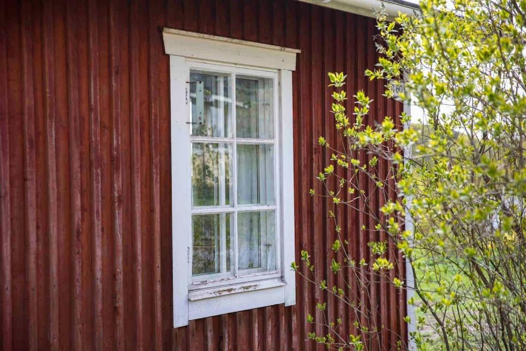 Seaside Cottage in Suomenlinna Island