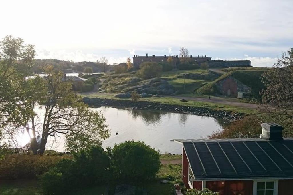 Seaside Cottage in Suomenlinna Island