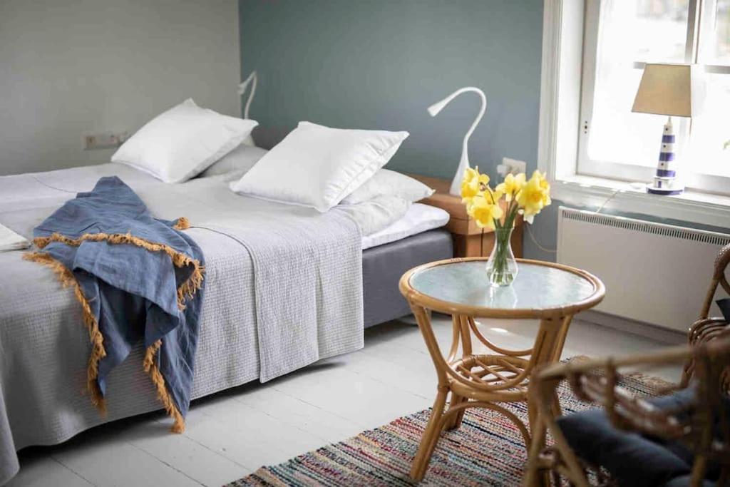 Seaside Cottage in Suomenlinna Island
