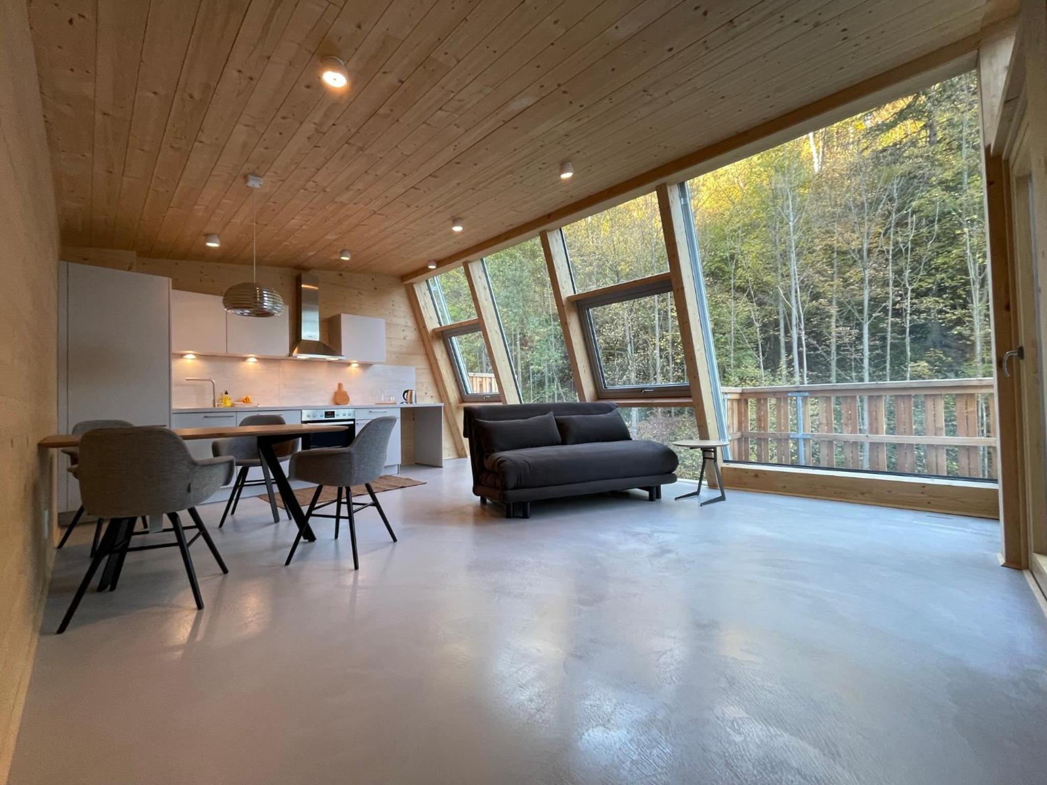 Mondholz - Urban Inn 24-7