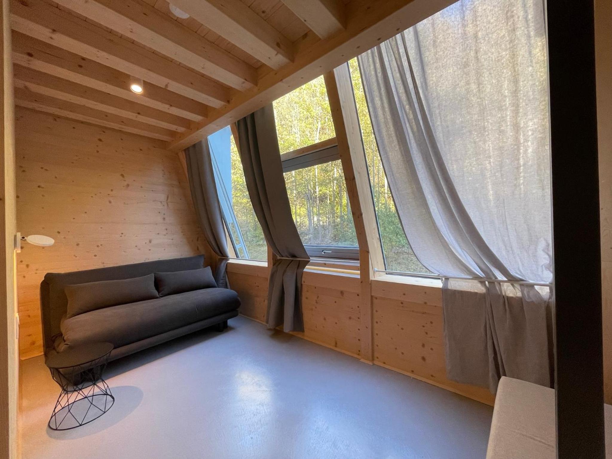 Mondholz - Urban Inn 24-7