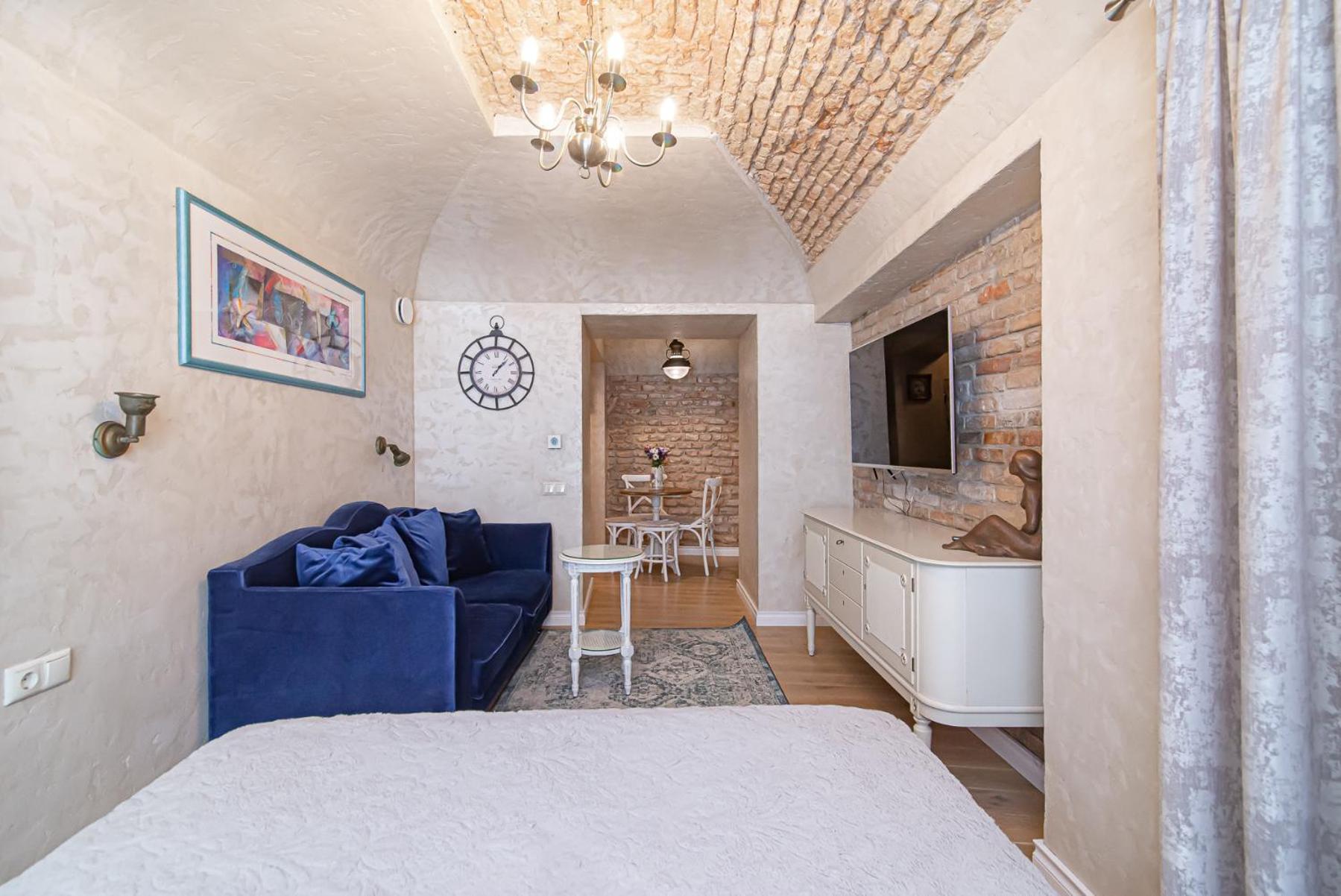 Luxury apartment in Pilies street view 4
