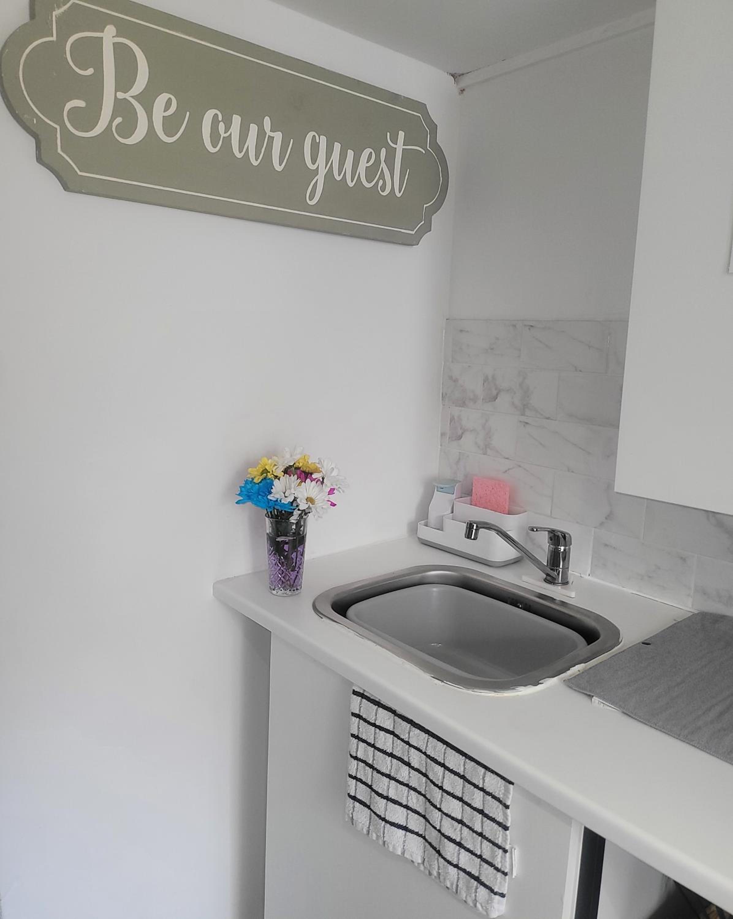 Hidden Treasure-Netflix and Wi-Fi-Basement flat, photo 34