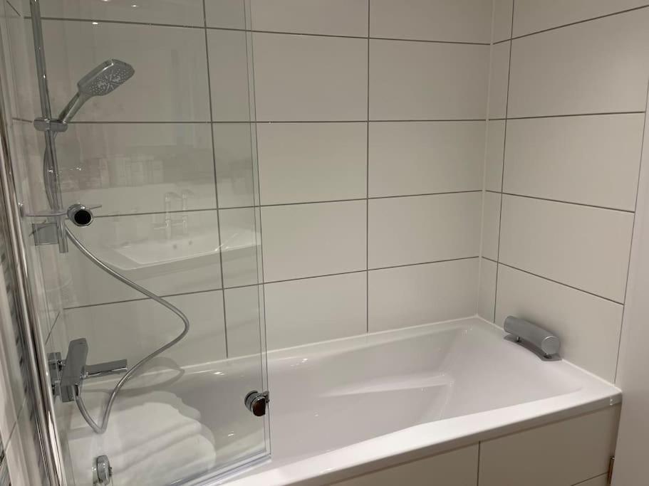 2 Zi Sonnenwohnung mit Luxusküche in der Maritim Residenz Bellevue an der Ostsee in Kiel City