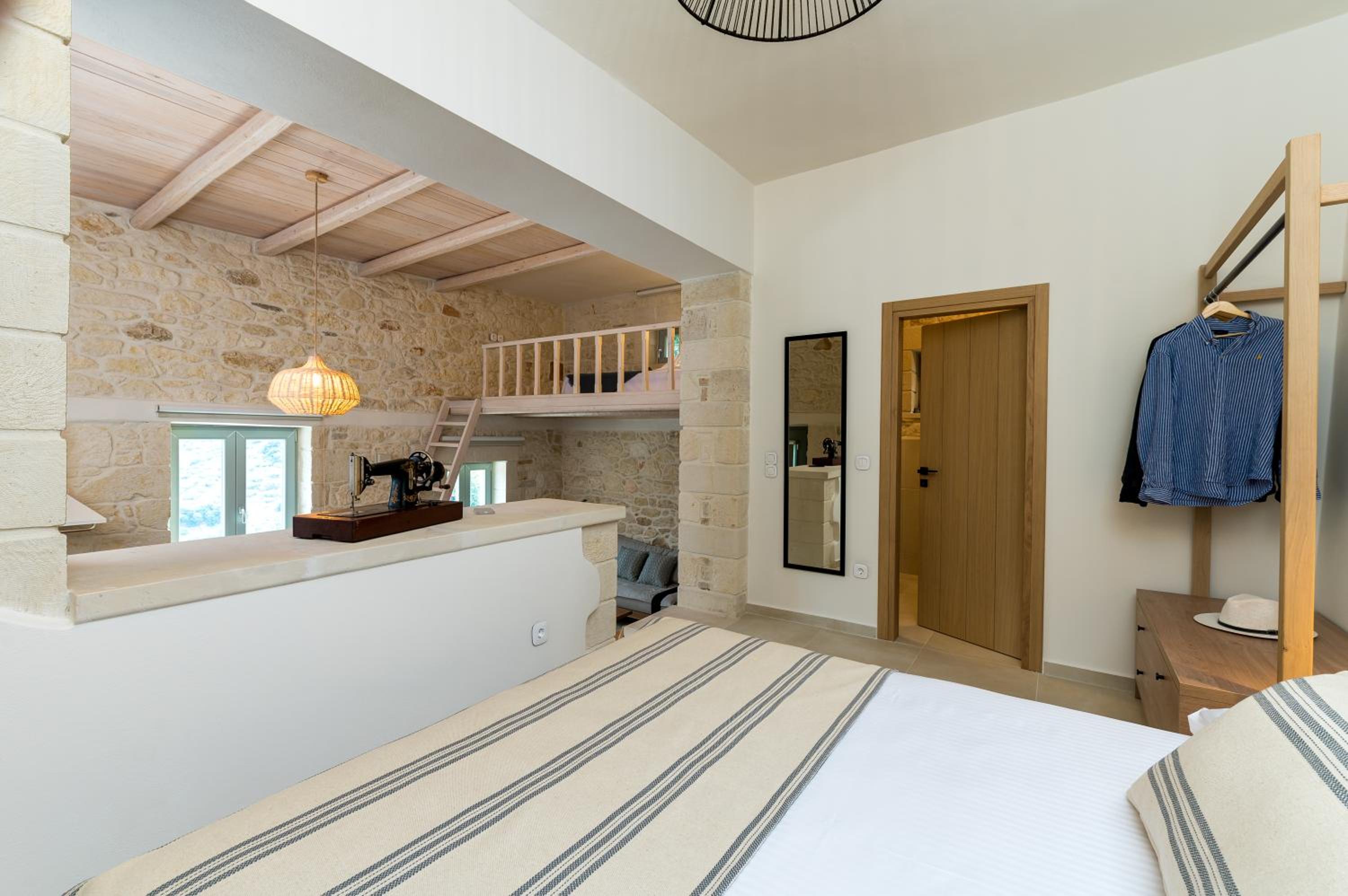 Amvikas suites-Sitia, by Comfortbnb