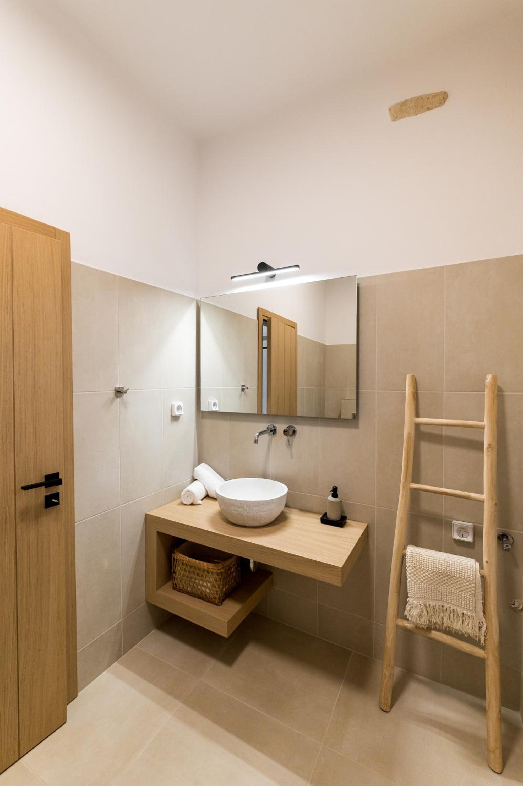 Amvikas suites-Sitia, by Comfortbnb