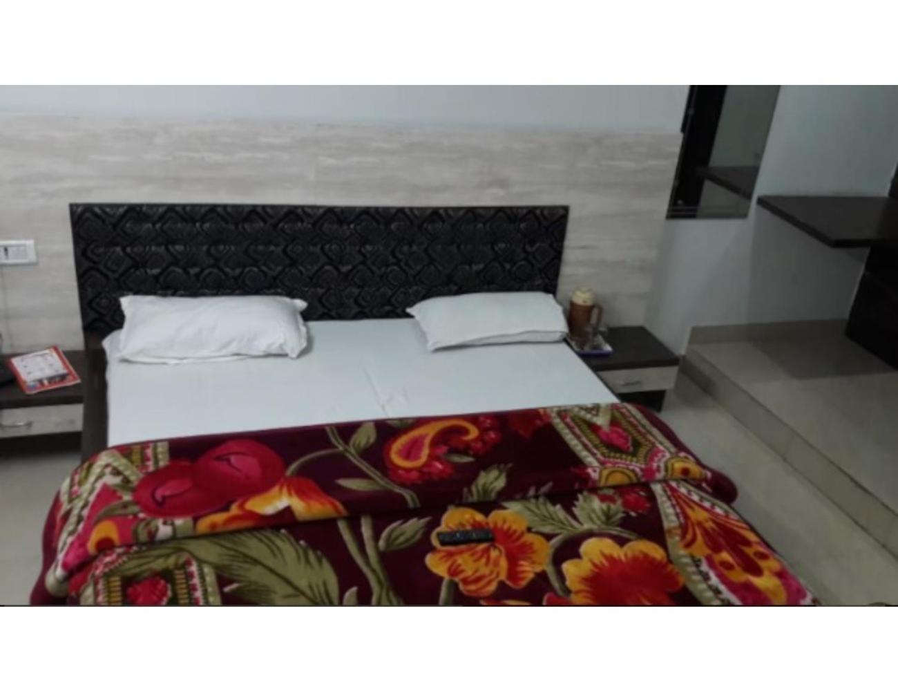 Shivom Hotel, Modinagar view 3