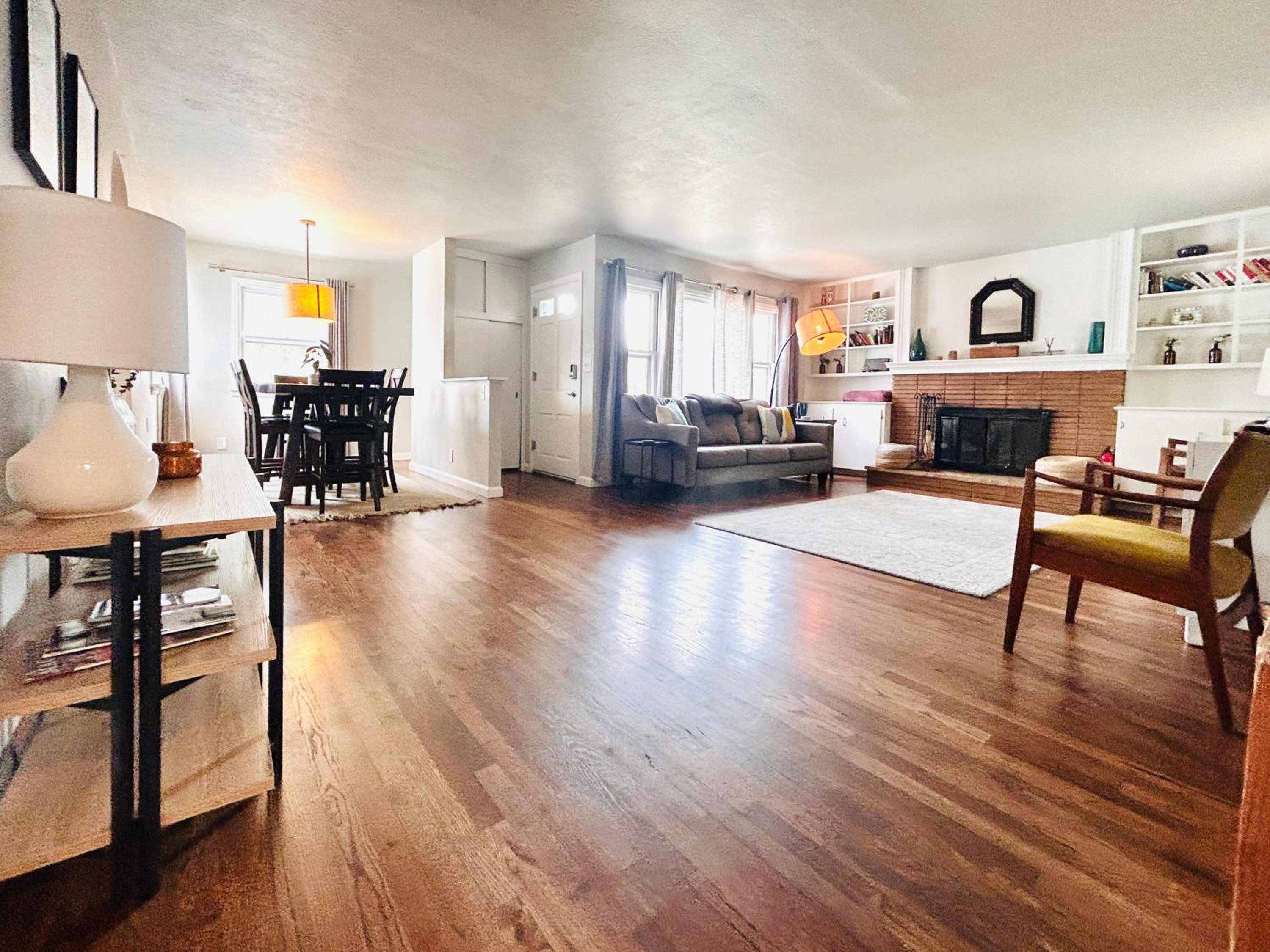 Celebration Chalet! Quant, cozy, a few blocks from BSU and close to downtown Boise, Fireplace, 4 beds, and seating for 6 Pets Welcome! view 4