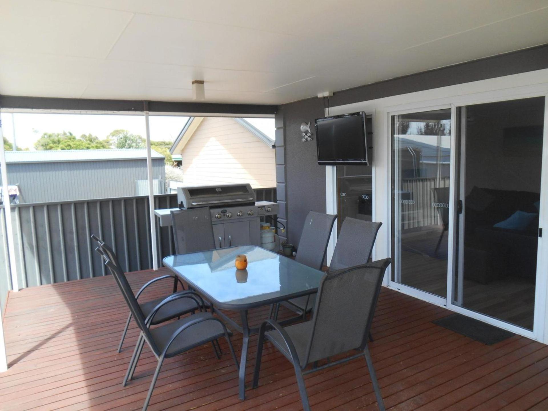 Stormbird Retreat - Port Vincent