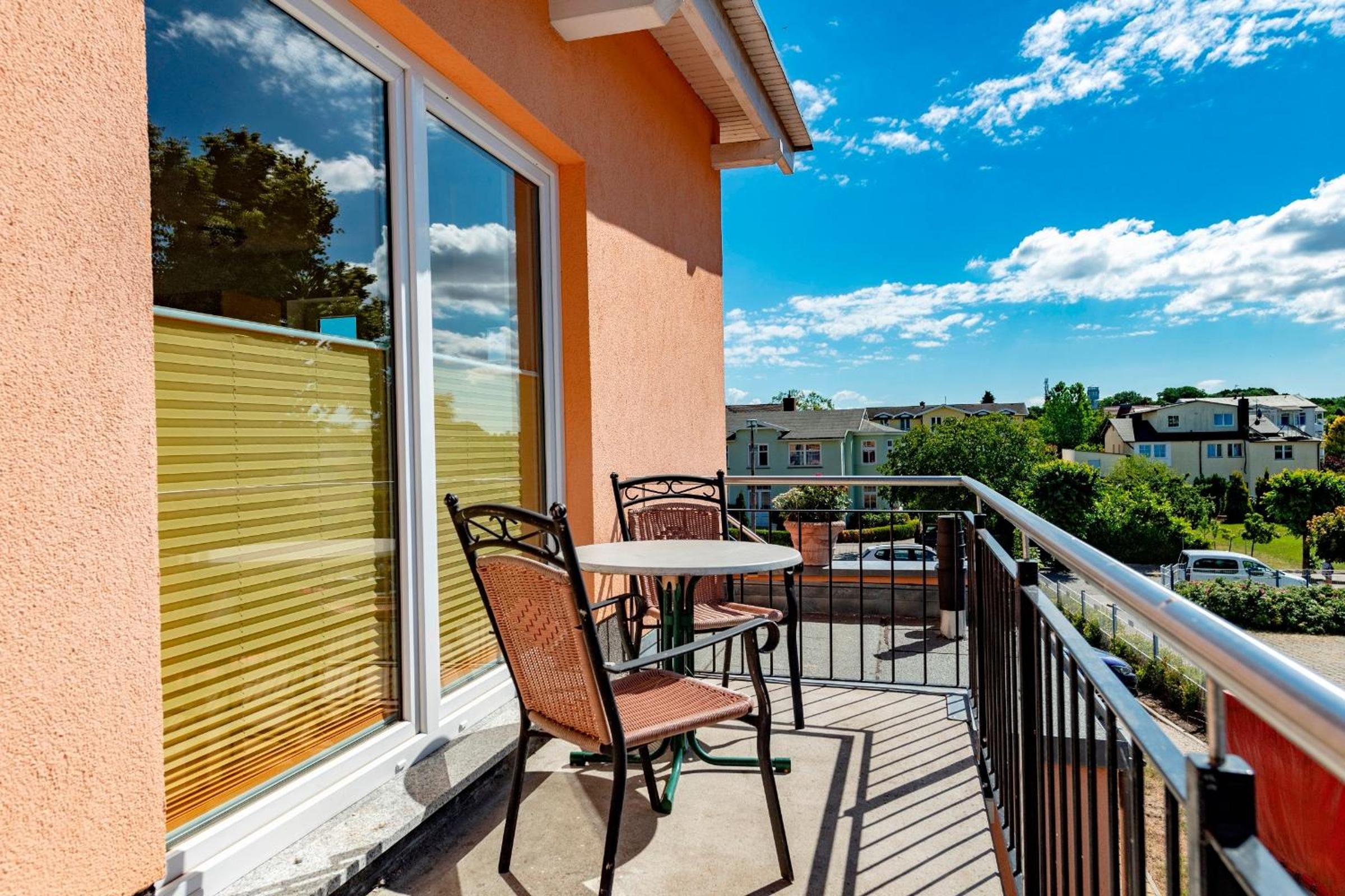 Appartementhaus mit Balkon im Ostseebad Göhren VM