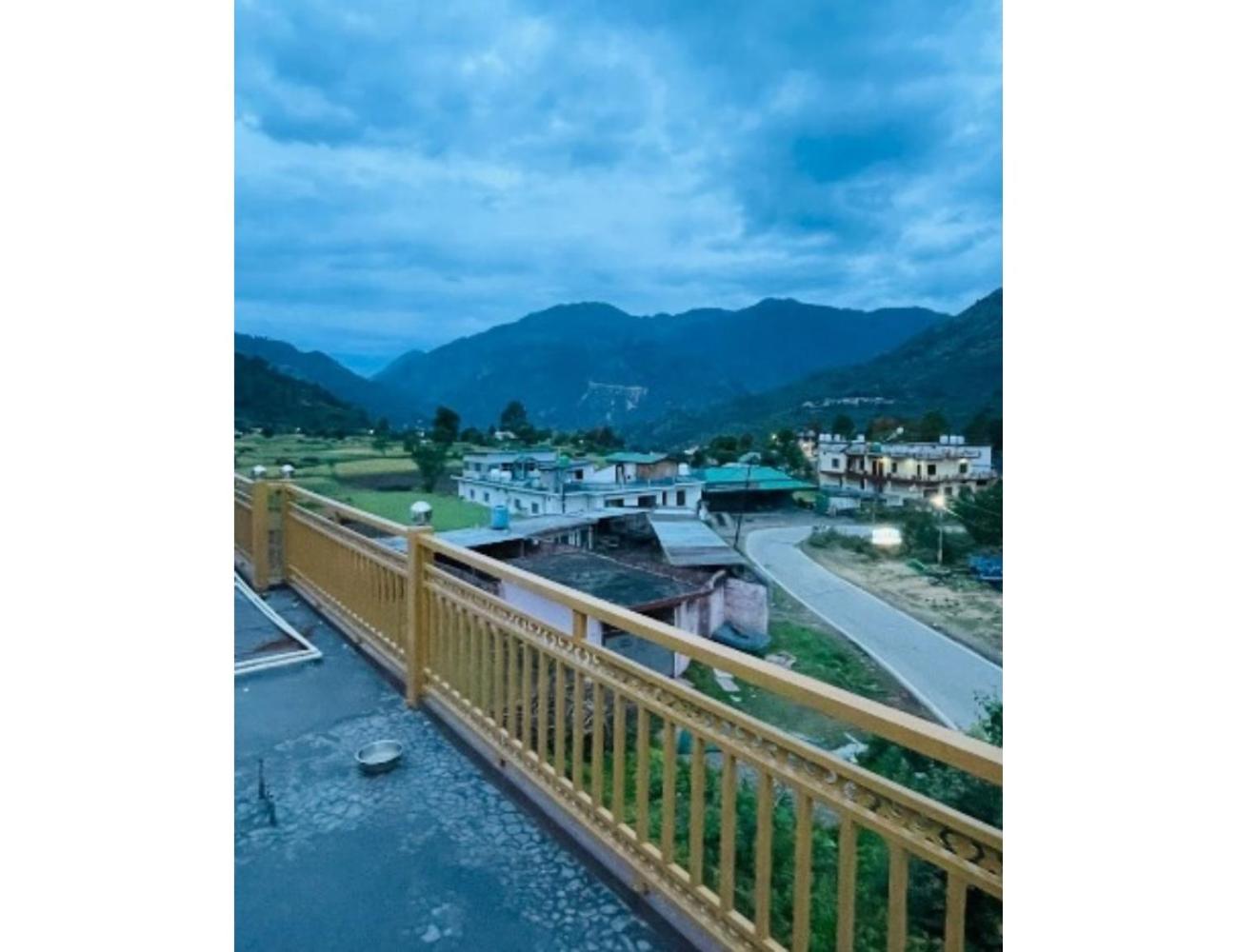 Rudreshwar Palace, Barkot view 4