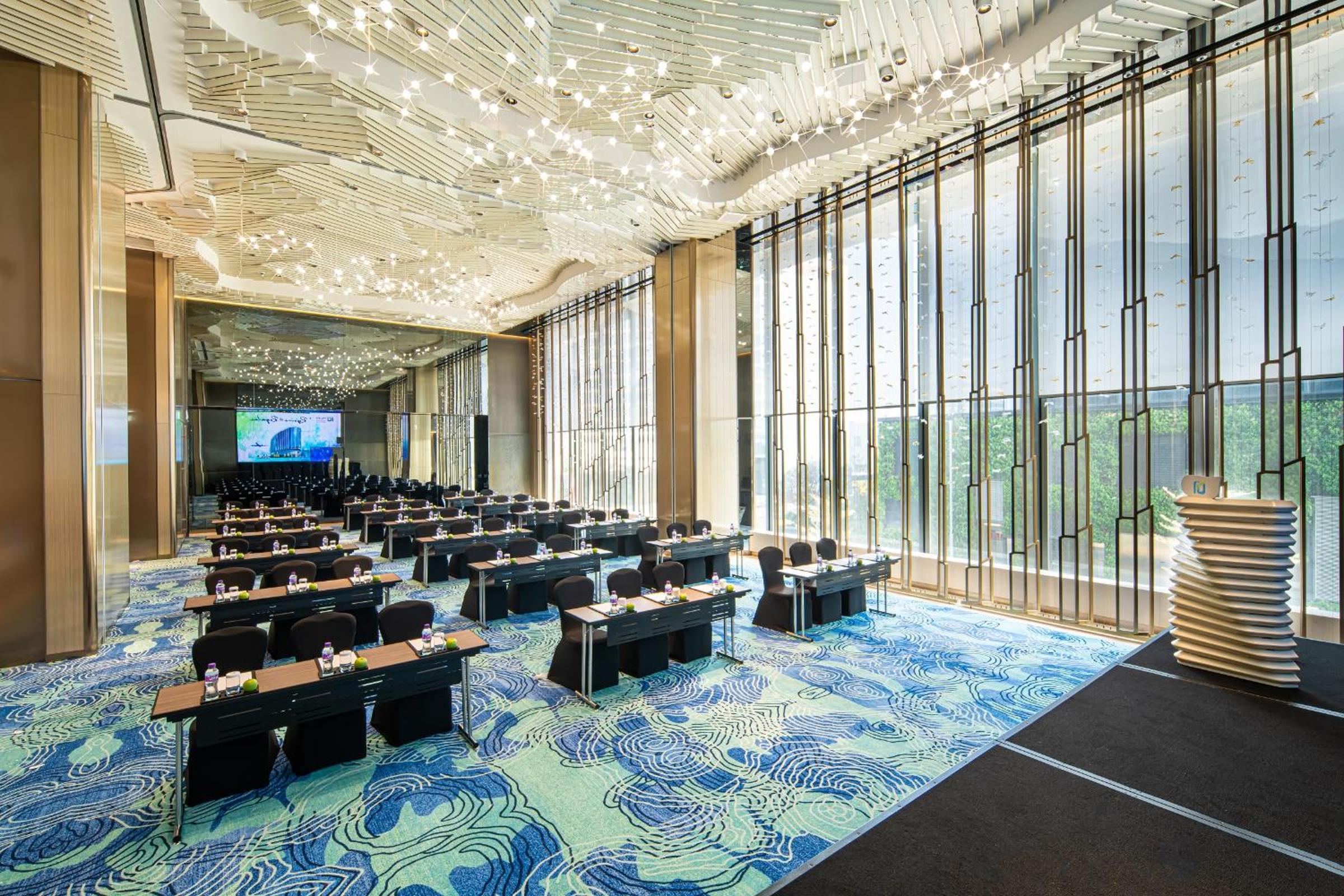 Regala Skycity Hotel by Regal Hotels