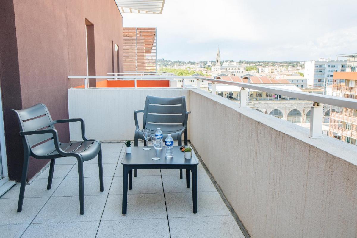 balcony