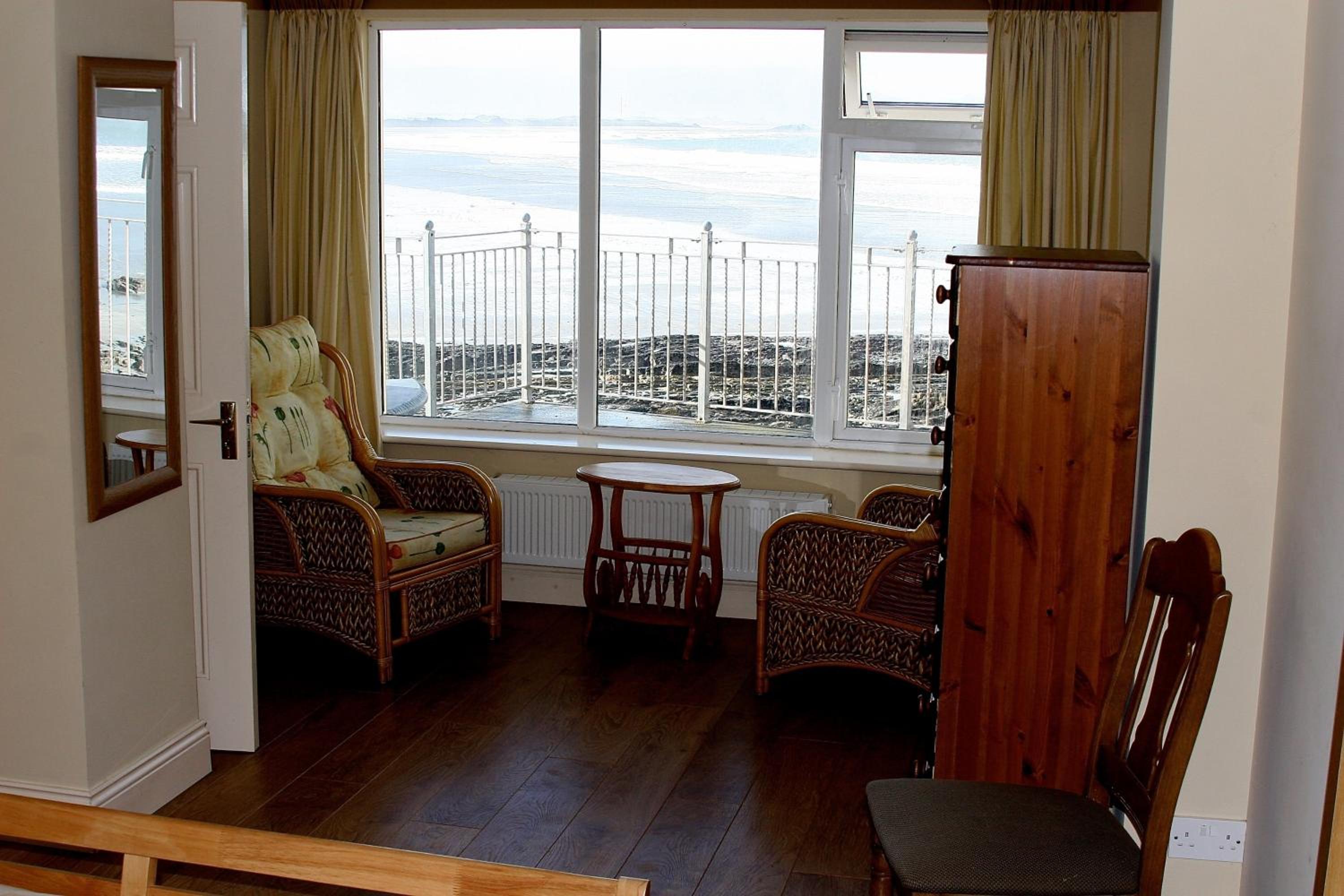 ONeills Apartments view 5