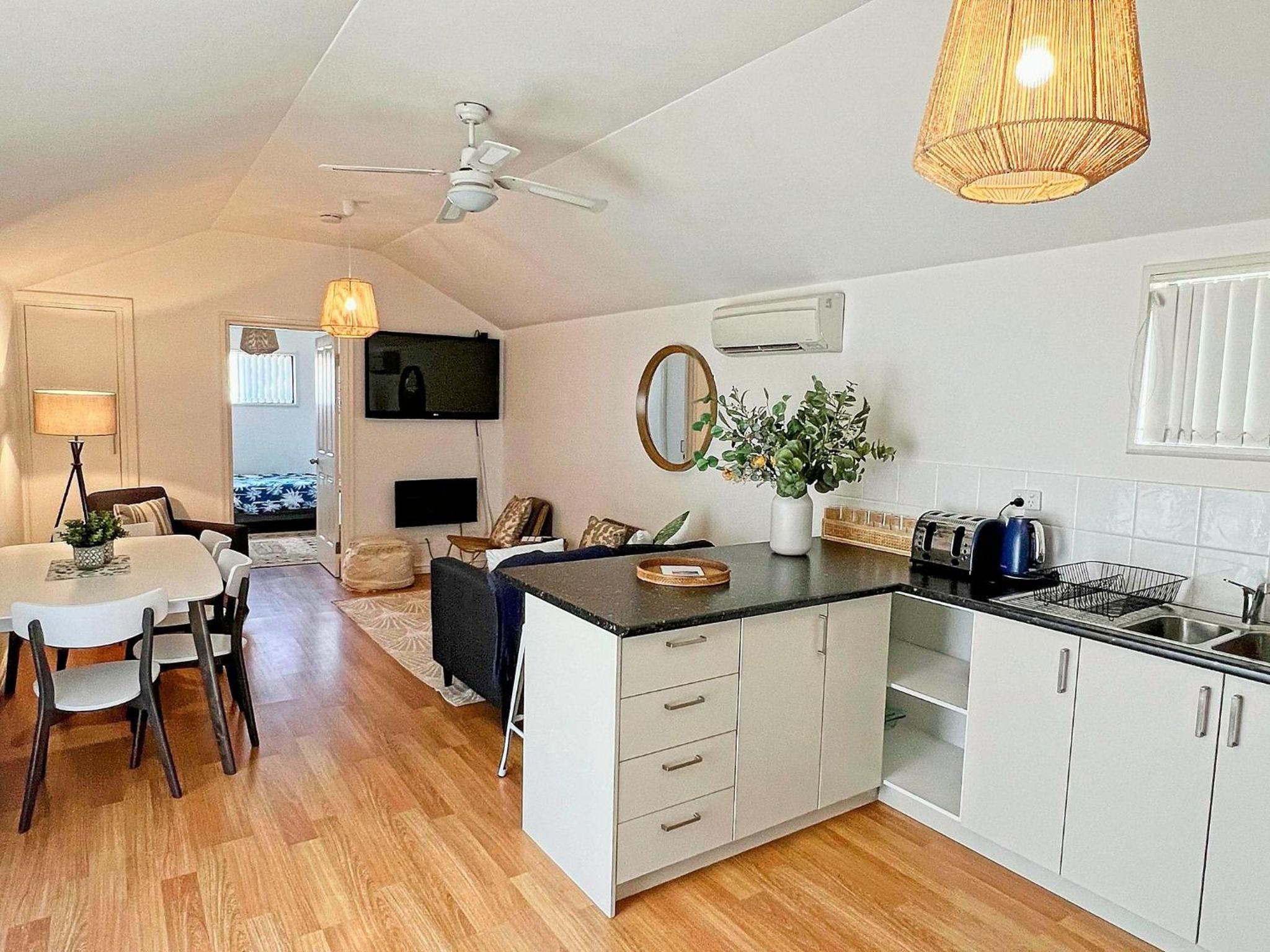 Sea Salt at Stansbury Apartment 3