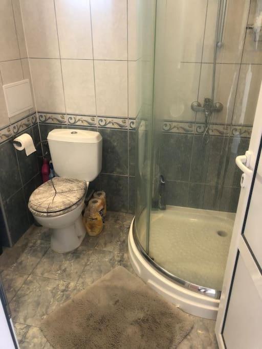 Gorgeous, 1 Bed Apt, Sea Views.