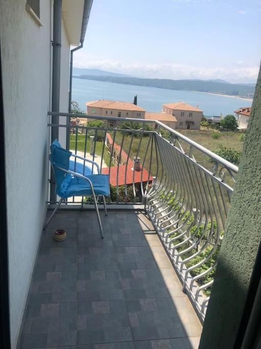 Gorgeous, 1 Bed Apt, Sea Views.