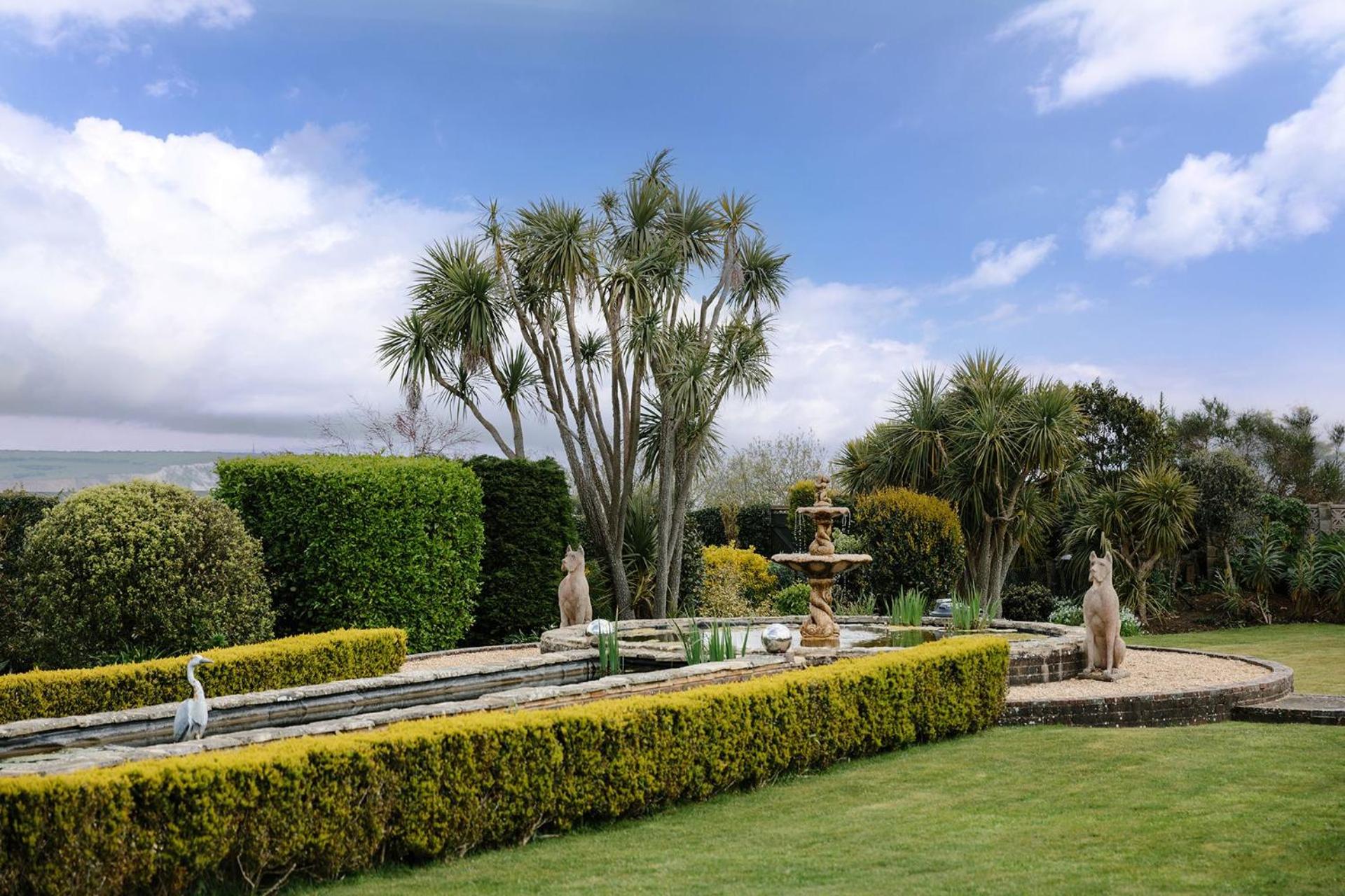 Christie Mansion - Luxury Cottages view 3